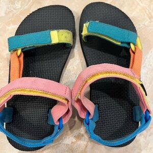 Kids universal Teva sandals
